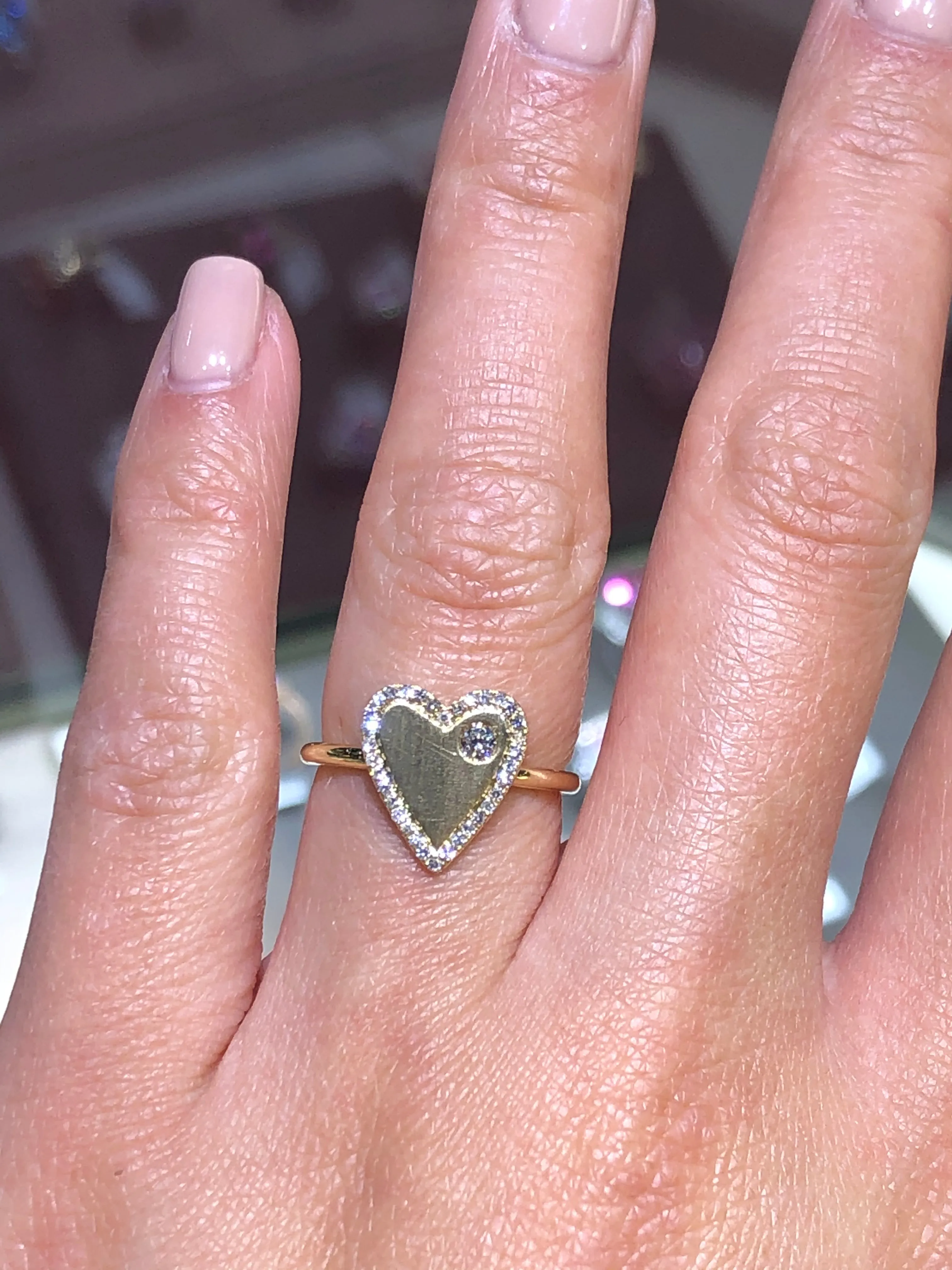 14K Gold Heart Shape Ring with Diamond