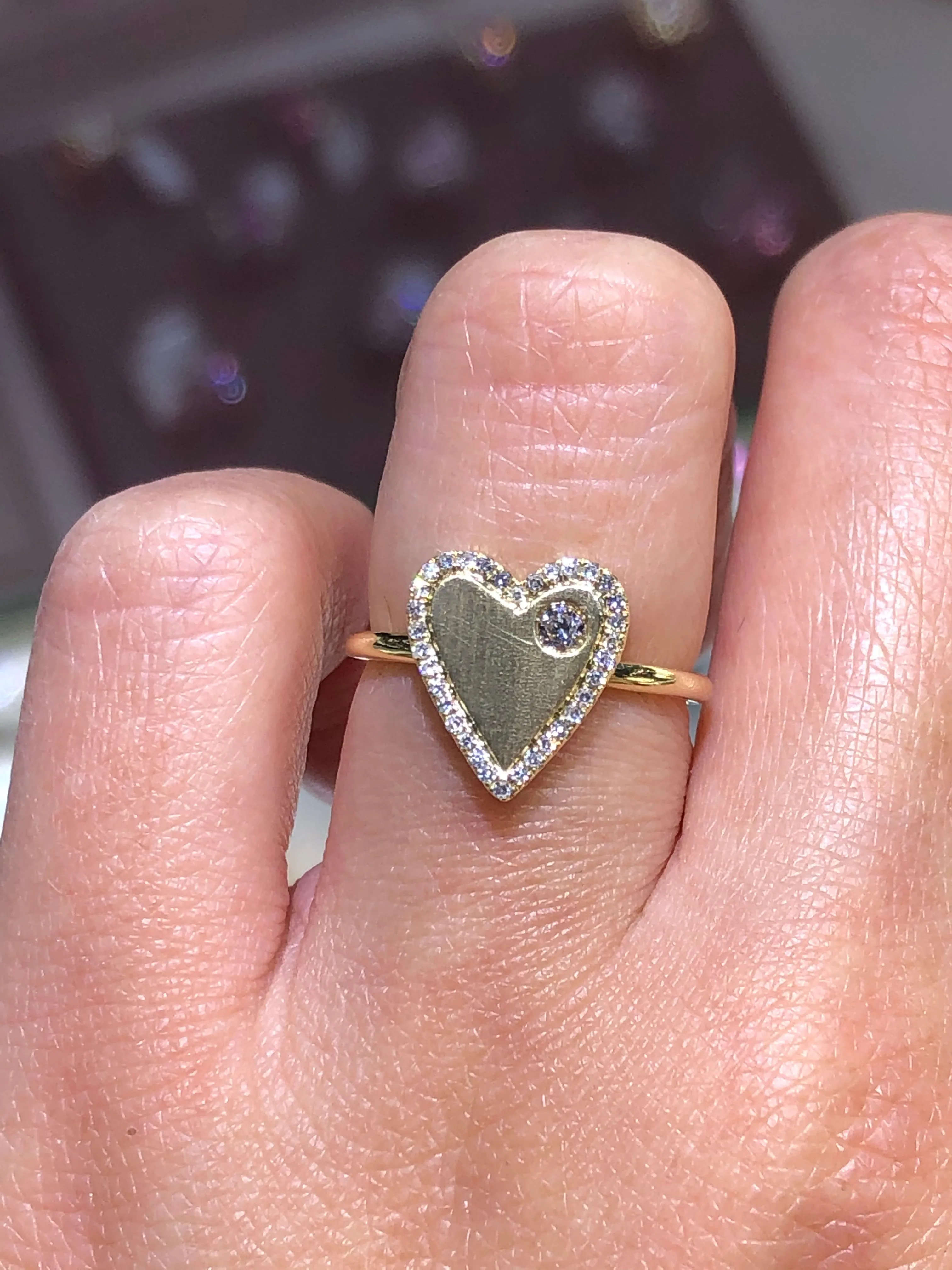 14K Gold Heart Shape Ring with Diamond