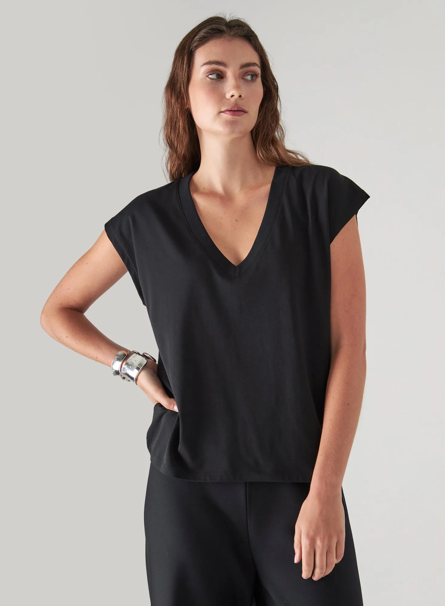 ICONIC V-NECK DOLMAN TEE (BLACK) - PATRICK ASSARAF