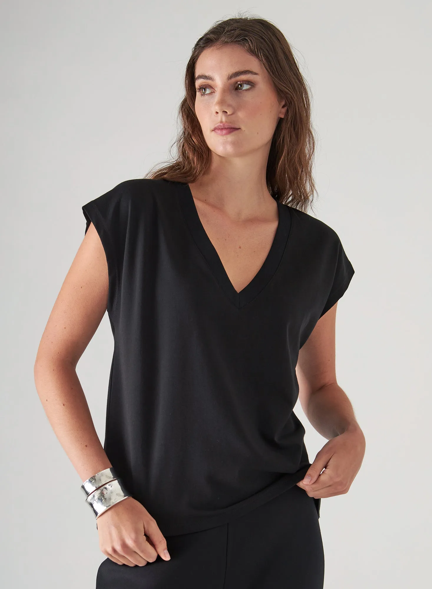 ICONIC V-NECK DOLMAN TEE (BLACK) - PATRICK ASSARAF